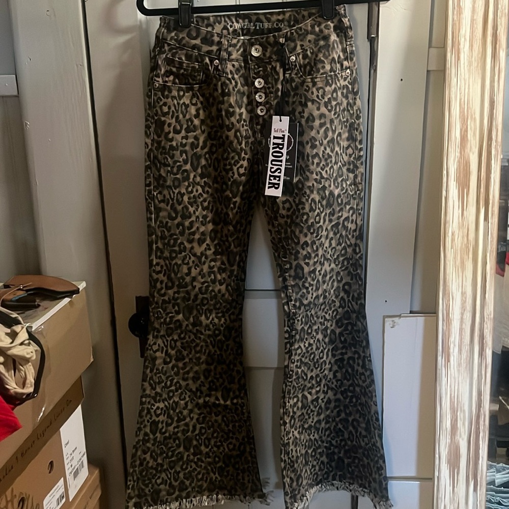 NWT Cowgirl Tuff Leopard Trousers 27S 27 Short